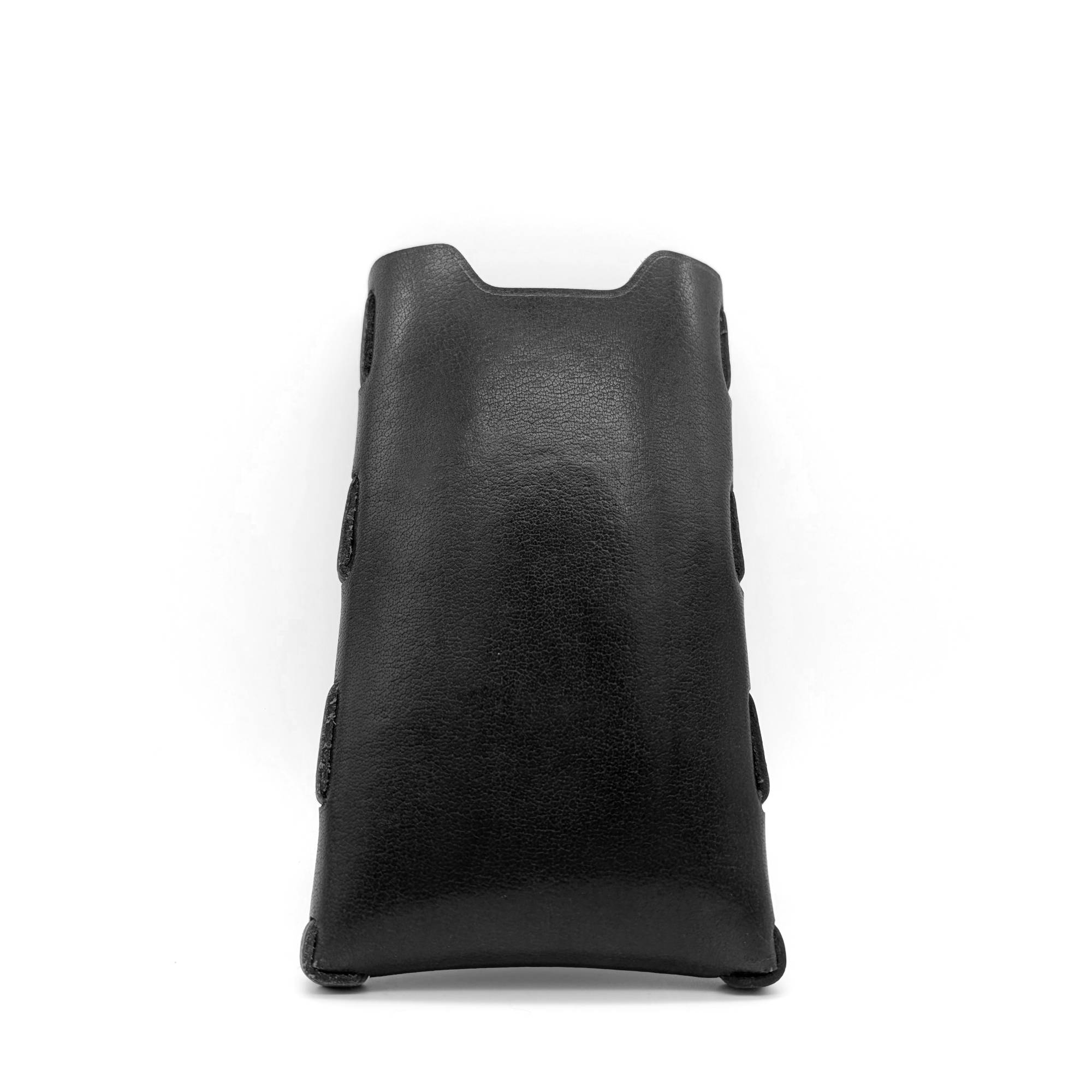 Das bild zeigt die Rückseite Handybag Boxie aus Leder von Hepco. Die Tasche ist schwarz und der Hintergrund ist weiß.